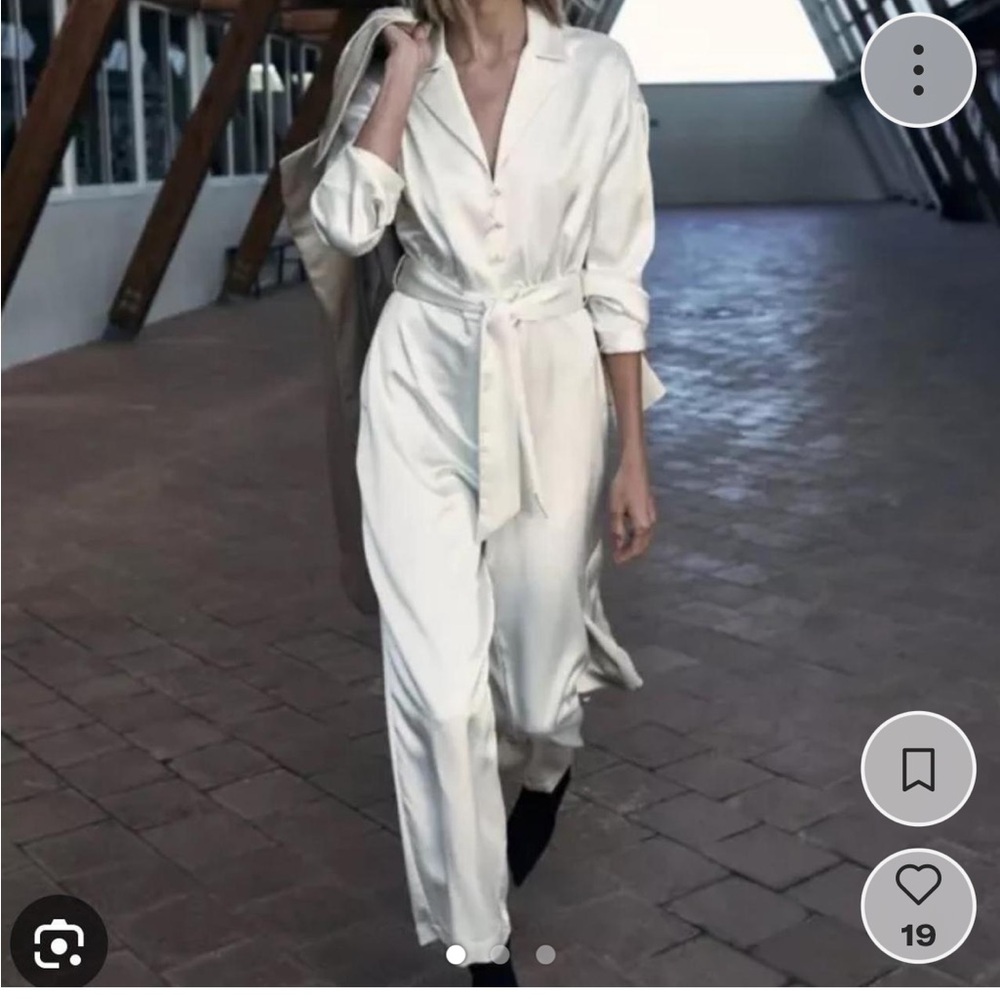 Zara Elegant Cream Jumpsuit Xs like new